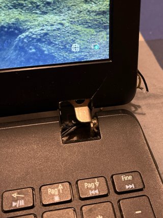 Portátil Acer 4GB RAM Windows 10 (con fallos)