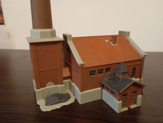 Sala de calderas con chimenea HO 1:87 Kibri 39821