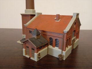 Sala de calderas con chimenea HO 1:87 Kibri 39821