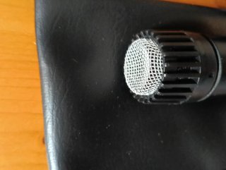 Micrófono SM57 con accesorios