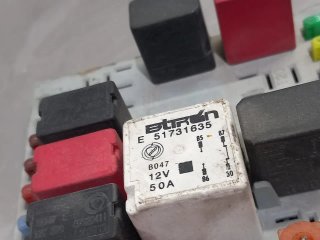 Caja reles / fusibles FIAT CROMA (194)