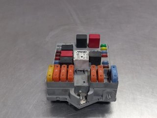 Caja reles / fusibles FIAT CROMA (194)