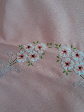 Mantelería Vintage Bordada Rosa para mesa de 12 cu