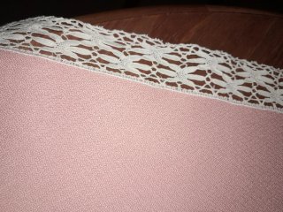Mantelería Vintage Bordada Rosa para mesa de 12 cu
