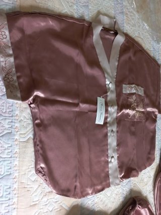Pijama de seda Resham Fashions