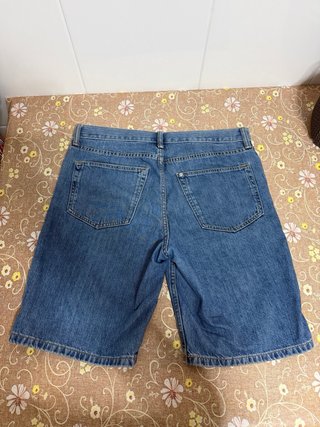 Pantalón vaquero corto clásico