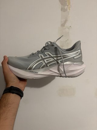 Asics Novablast 5 Gris/Blanco