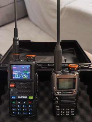 PACK PREMIUM: Thuraya XT-PRO nuevo + dos emisoras