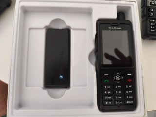 PACK PREMIUM: Thuraya XT-PRO nuevo + dos emisoras