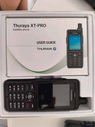 PACK PREMIUM: Thuraya XT-PRO nuevo + dos emisoras