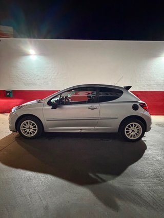 PEUGEOT 207 SPORT