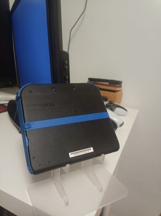 Nintendo 2DS Azul y Negra