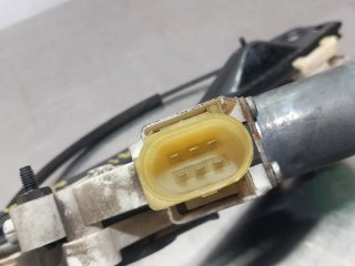Elevalunas delantero derecho BMW SERIE 1 BERLINA