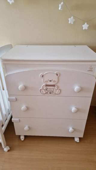 Cambiador/bañera con cajones. Venta en persona.
