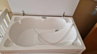 Cambiador/bañera con cajones. Venta en persona.