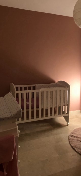 Cuna blanca con colchón