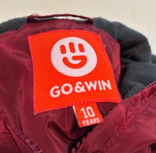 Anorak GoWin Co Norway rojo capucha pelo