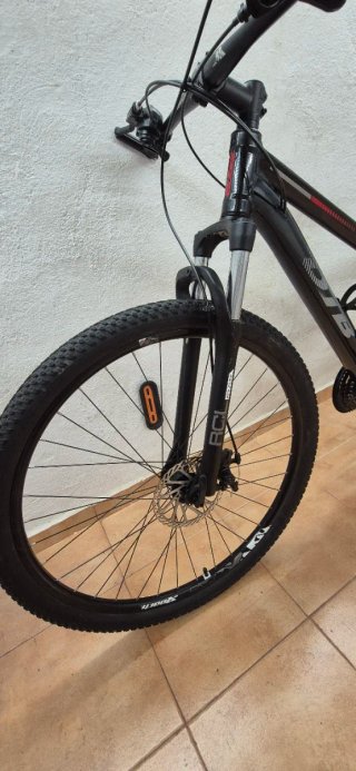 Bicicleta de Montaña Negra y Roja TALLA  : M