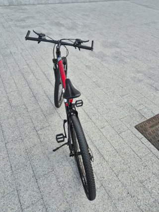 Bicicleta de Montaña Negra y Roja TALLA  : M