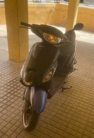 Moto Scooter GIANTCO Negra y Azul