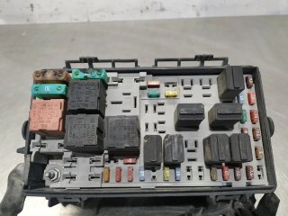 Caja reles / fusibles OPEL CORSA D