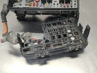 Caja reles / fusibles OPEL CORSA D