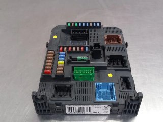 Caja reles / fusibles PEUGEOT 208