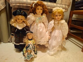 Lote 5 muñecas de porcelana