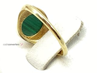 sello oro 18k con piedra con malaquita