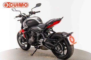 TRIUMPH TRIDENT 660
