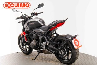 TRIUMPH TRIDENT 660