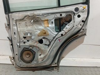 Puerta trasera derecha MITSUBISHI MONTERO