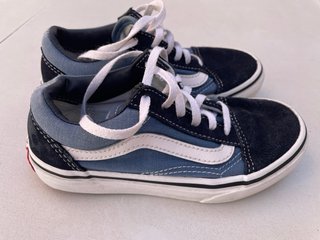 Zapatillas Vans Old Skool Azul Marino y Negro