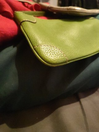 2 Bolsos Carolina Herrera Oro y Verde