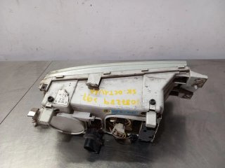 Faro izquierdo SKODA OCTAVIA BERLINA (1U2)