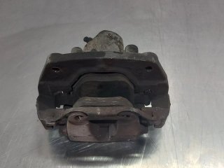 Pinza de freno delantera derecha