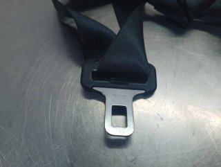 Cinturon seguridad trasero derecho MITSUBISHI