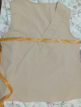 Blusa beige sin mangas