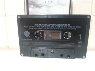 Casete R.E.M. New Adventures in Hi-Fi