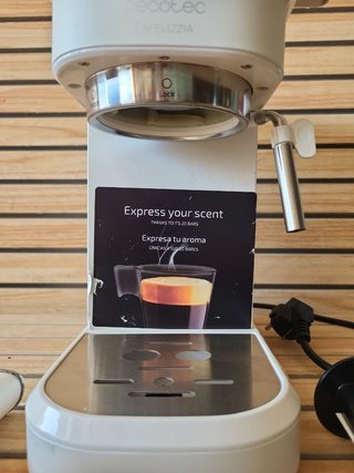 Cafetera Espressos y Cappuccino 790