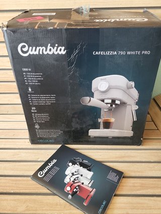Cafetera Espressos y Cappuccino 790