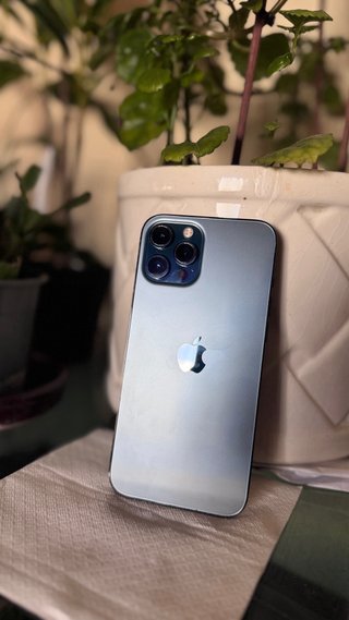 iPhone 12 Pro Max sin detalles de uso