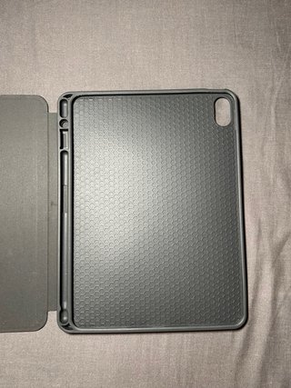 Capa Spigen iPad Pro 11 Cinza