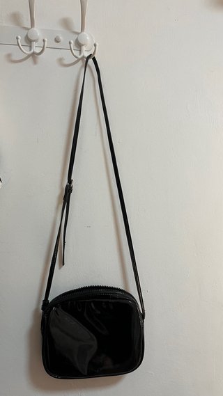 Bolso negro brillante