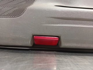 Guarnecido puerta delantera derecha MITSUBISHI