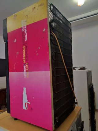Nevera Schweppes sobremesa