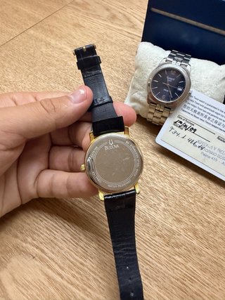 Reloj Bulova Dorado con Correa Negra