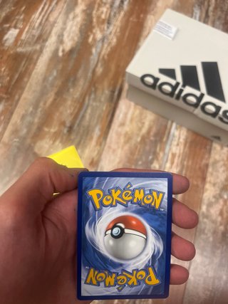 Carta Pokémon Orbeetle VMAX TG13/1630