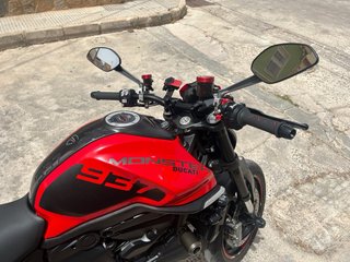 Ducati Monster 937