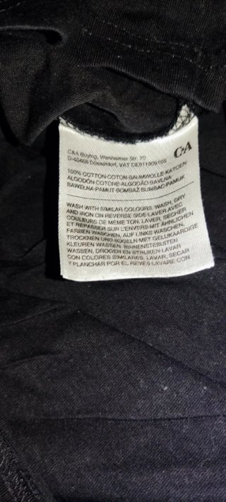 Camiseta L C&A negra